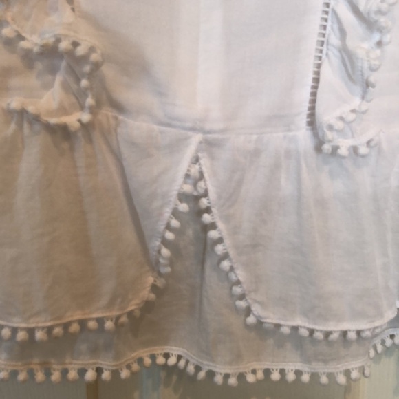 Draper James white sleeveless top with ruffled front, size 4, machine washable! - Picture 5 of 5